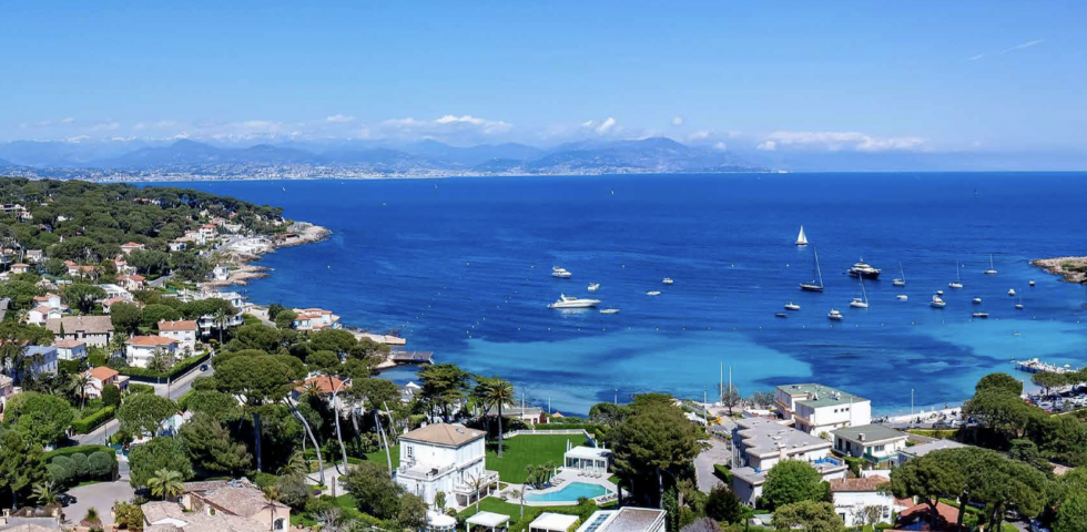 Квартира на первой линии моря Cap d'Antibes