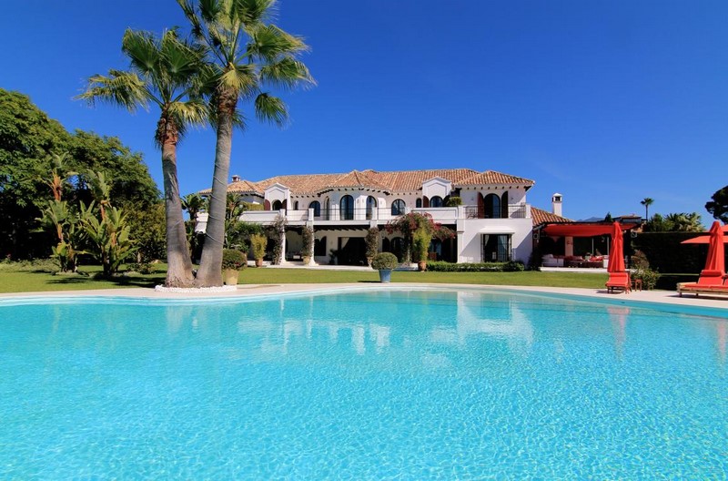 Propriété pieds dans l'eau Estepona