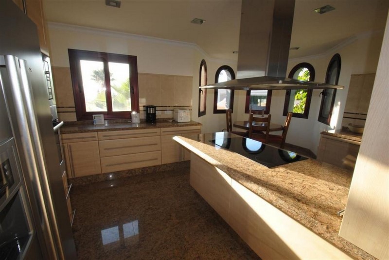 Villa / Property Estepona