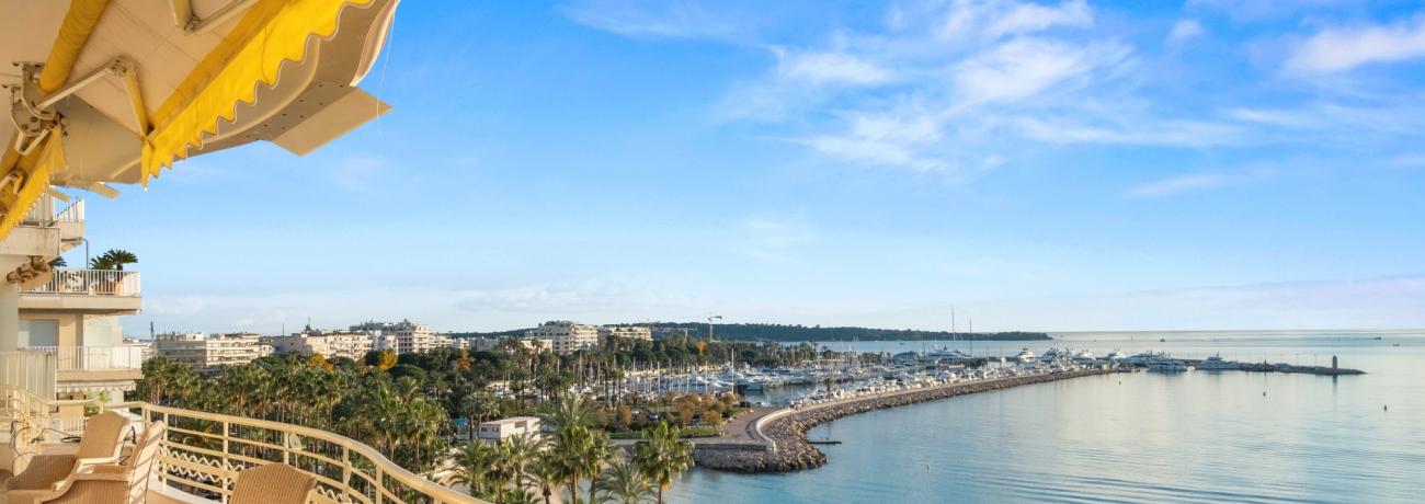 Appartement front de mer Cannes - France